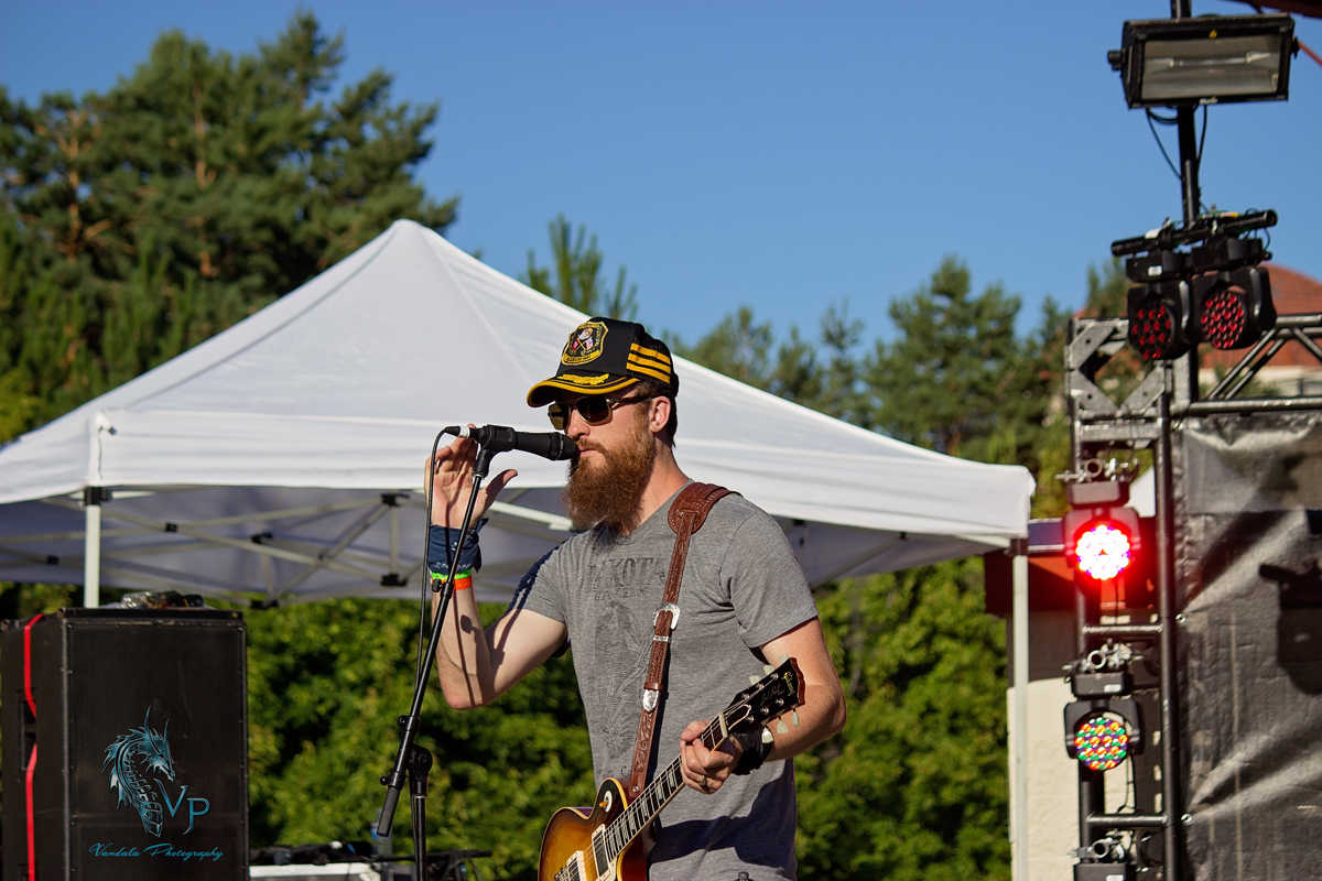 Flash Lightin! at Keloha 2014