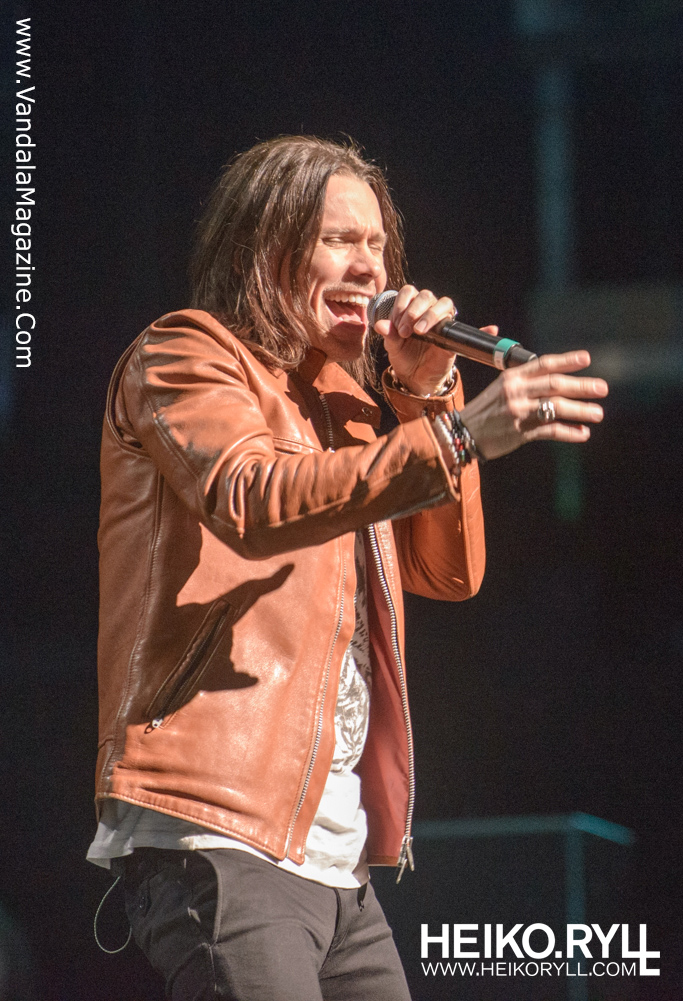 Slash Featuring Myles Kennedy & The Conspirators October 10th, 2015,