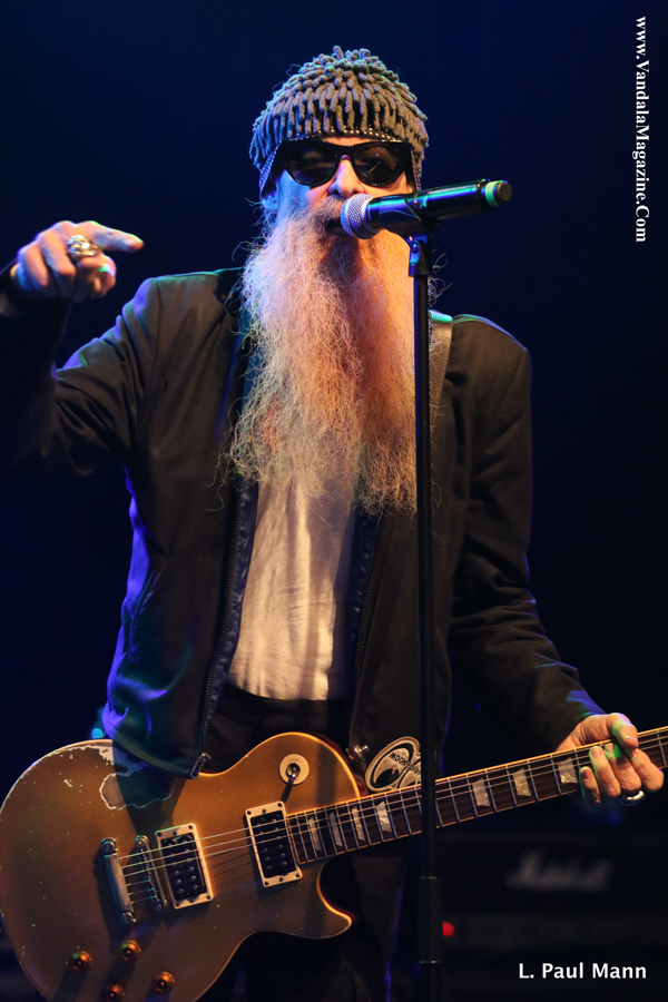 Rhondas Kiss December 2015 Vandala Photo Credit L. Paul Mann